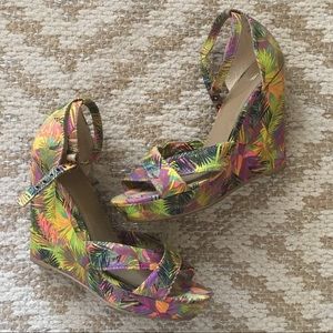 Tropical print wedge sandals